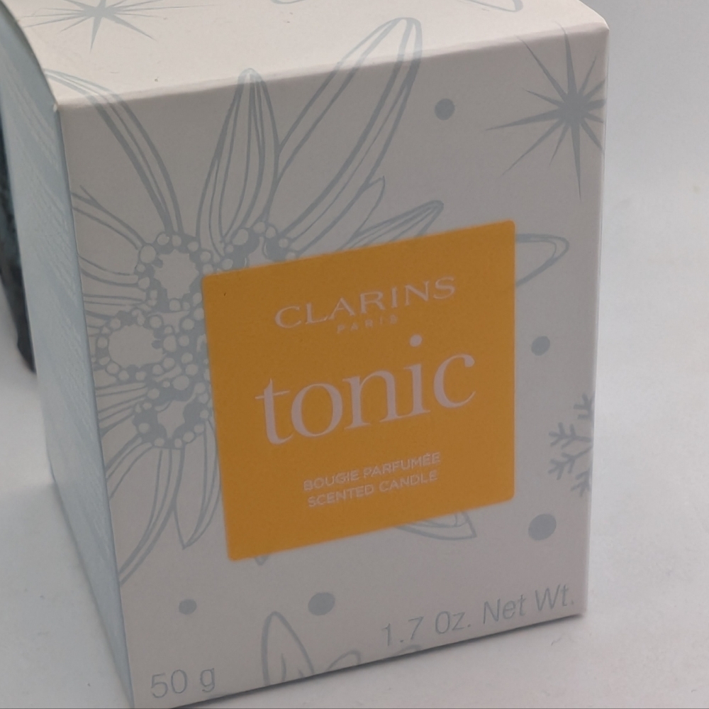 Clarins Tonic Scented Votove Candle - White - Picture 3 of 3